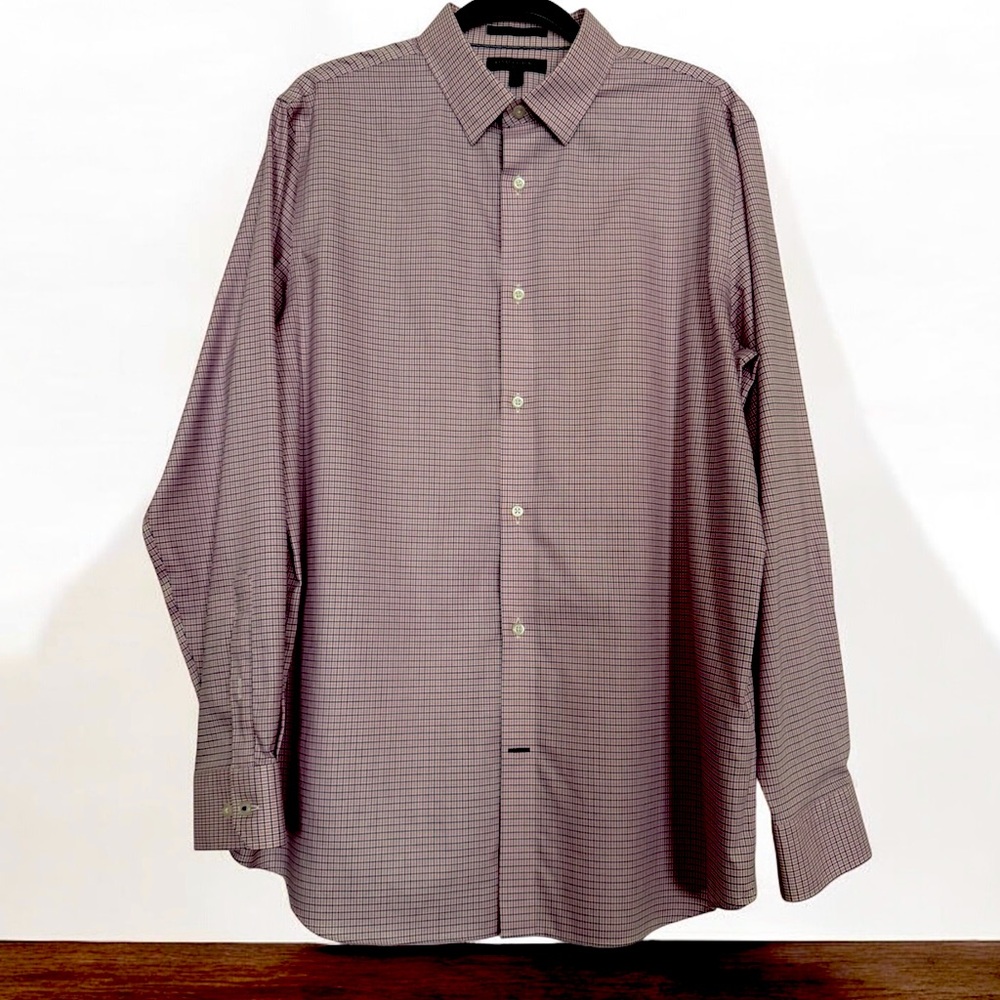 Banana Republic Men’s Button-Down Shirt – Standard Fit
Size: Large (16–16.5)